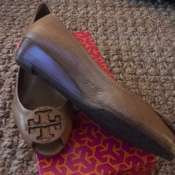 Almost New! Tory Burch Leather Wedges - SZ 7M - Picture 3 of 8